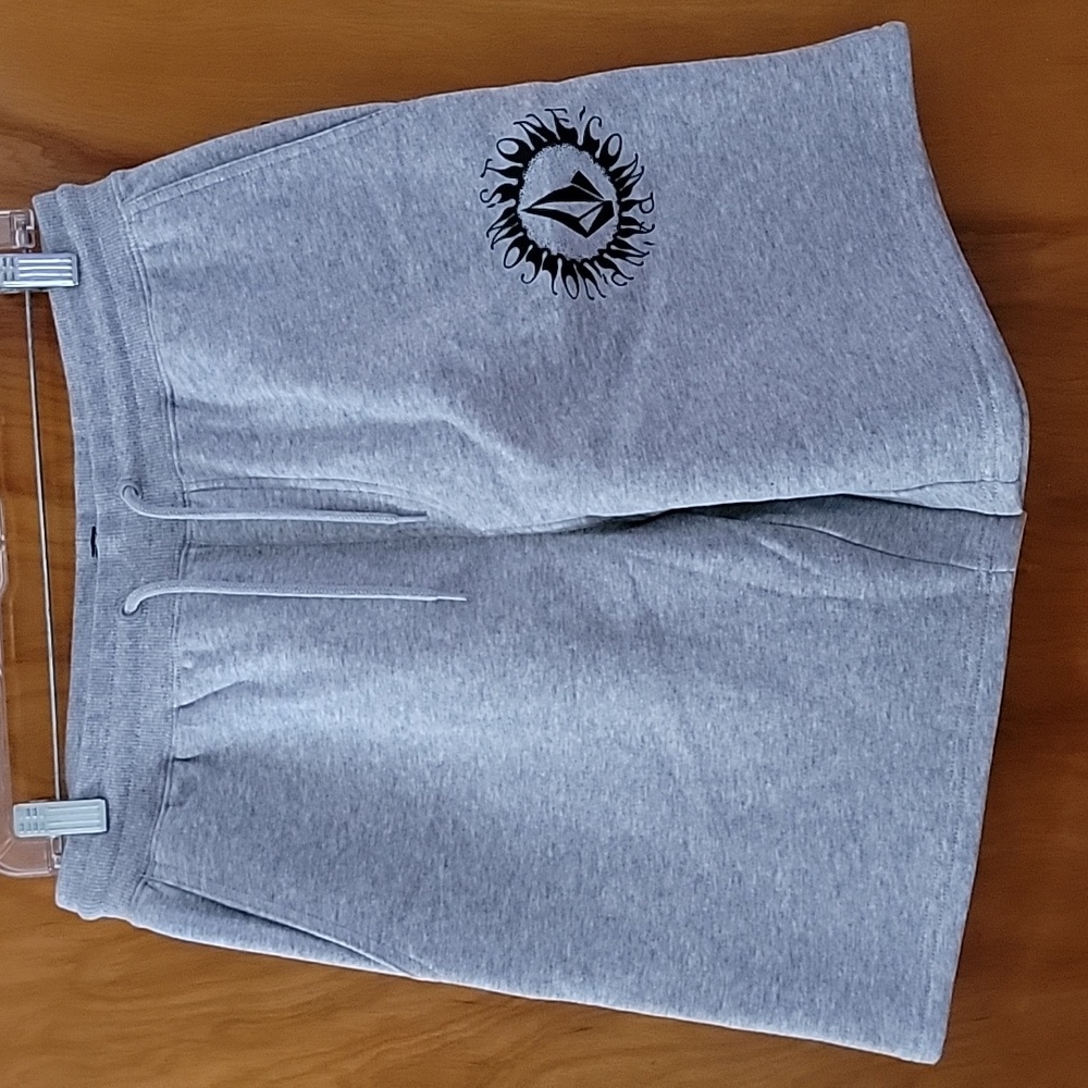 **NWT** Volcom Booker Fleece Shorts
